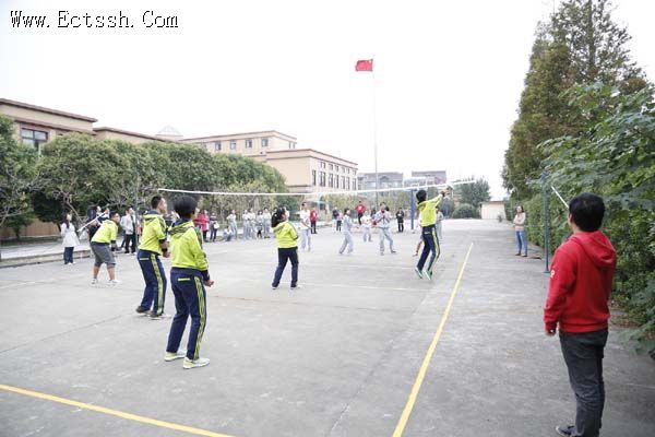 ������ѧԺ���е�28���˶���